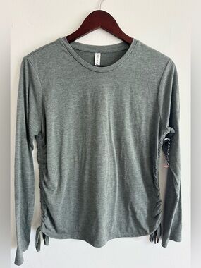 Kyodan Long Sleeve Ruched Side Tee in Sage • Women’s Medium
